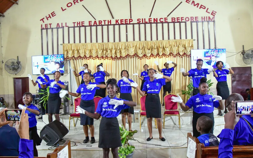 The sign language ministry before the platform